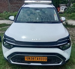 Kia carens/ Ertiga 6+D